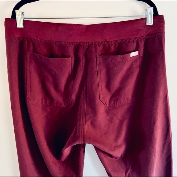 Figs Classic Scrub Bottoms in Burgundy sz Large Tall - Picture 4 of 10